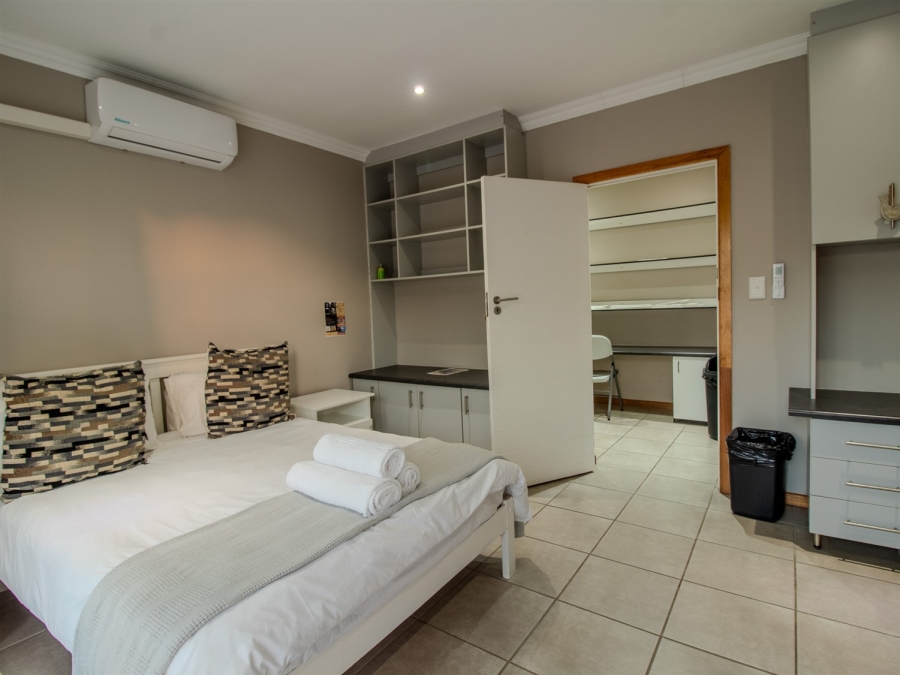 5 Bedroom Property for Sale in Nahoon Eastern Cape